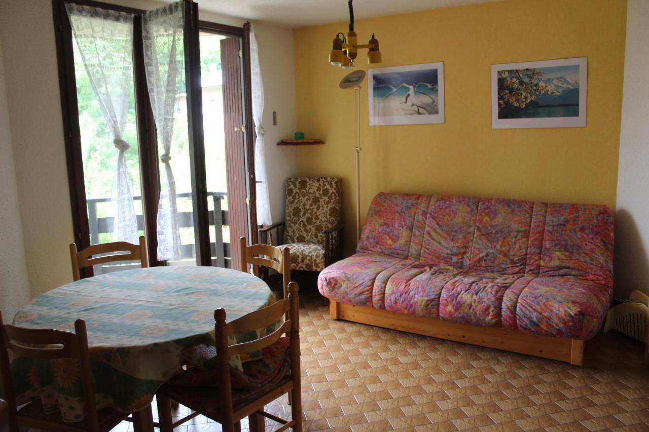 Appartement Au Calme, A Deux Pas Du Plan D Eau Эмбрён Экстерьер фото